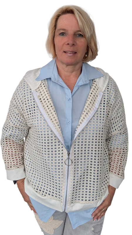 Löchrige Kapuzenjacke "Angela" mit Reißverschluß