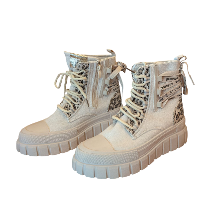 Boots "Leo Style"