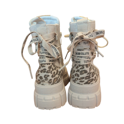 Boots "Leo Style"