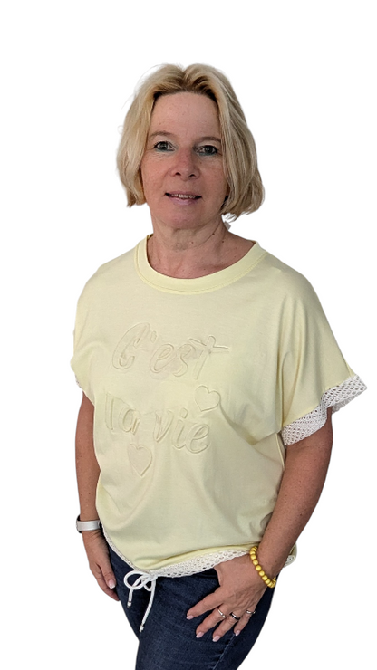 T-Shirt "c est la vie" gelb